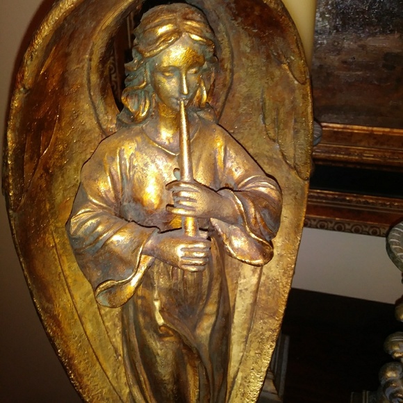 Beautiful Angel Tabletop Statue - Picture 3 of 4